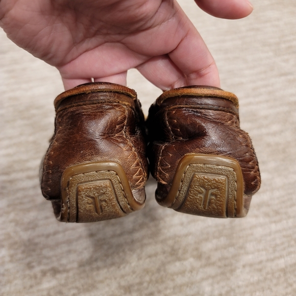 Frye Women's Moccasin Shoes - Picture 4 of 10